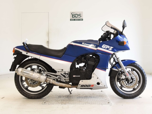 Kawasaki GPZ900R