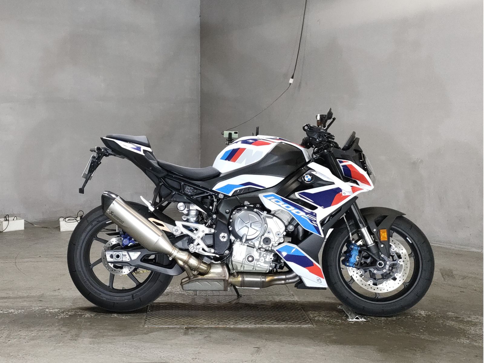 BMW M1000R 2023