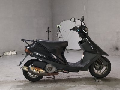 Suzuki ADDRESS V100