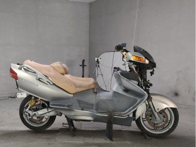 Suzuki SKYWAVE 650 2002