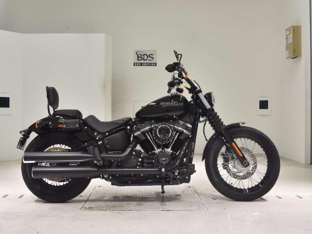 HD STREETBOB FXBB1750 2020