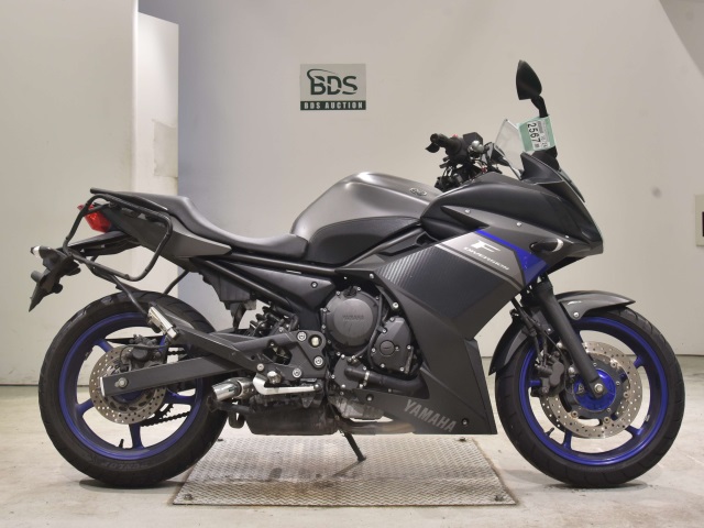 Yamaha XJ6 DIVERSION FA 2013