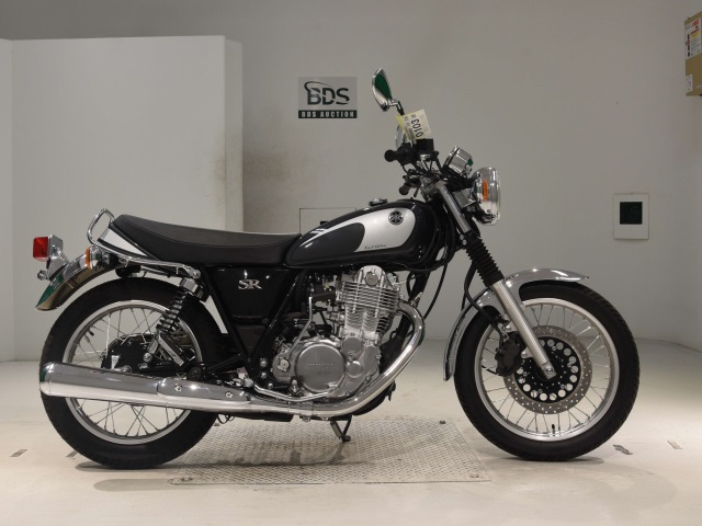Yamaha SR400 2021