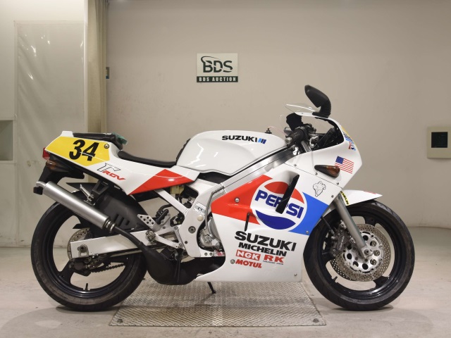 Suzuki RGV250
