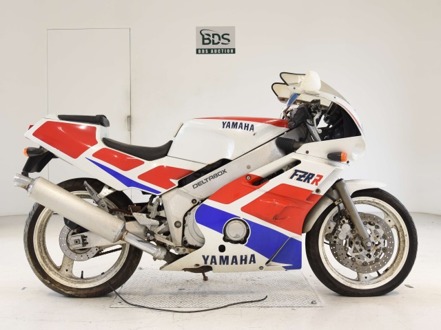 Yamaha FZR400 1989