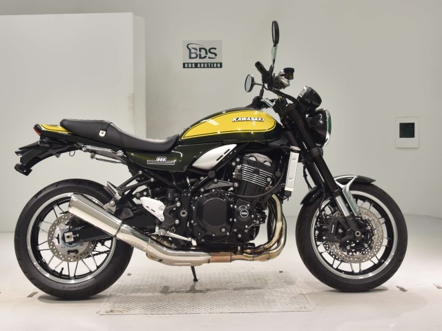 Kawasaki Z900RS 2024