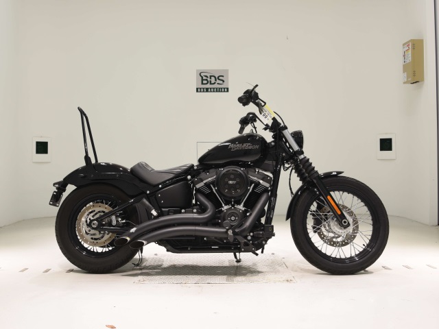 HD STREETBOB FXBB1750 2020