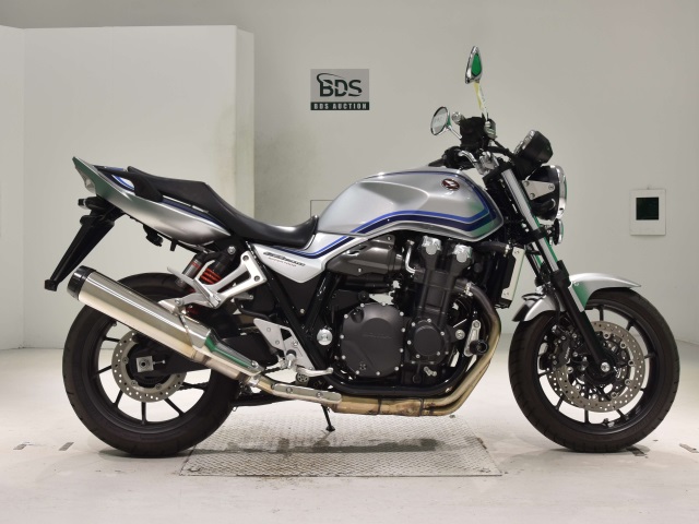 Honda CB1300SF 2023