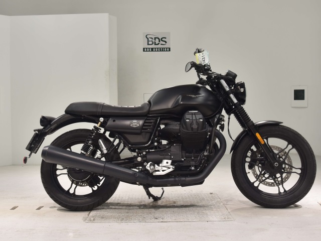Moto Guzzi V7 3ｽﾄｰﾝ 2020