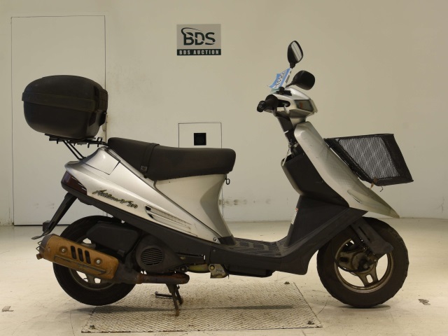 Suzuki ADDRESS V100