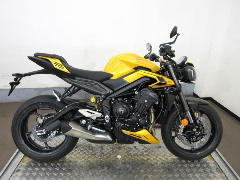 Triumph STREET TRIPLE R 2025