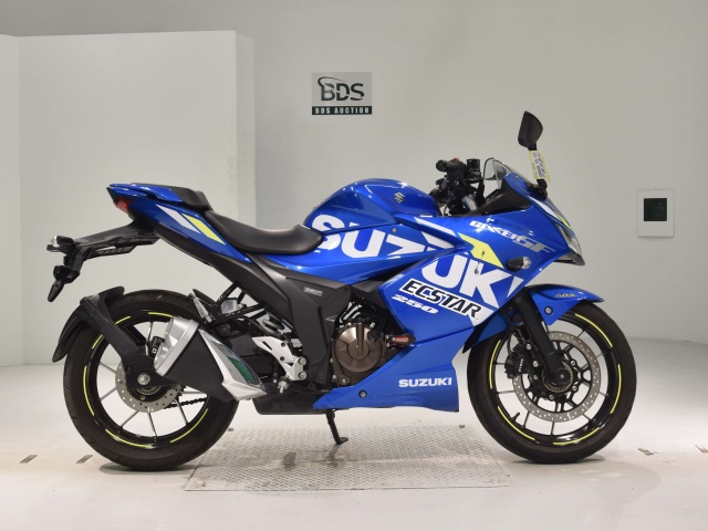 Suzuki GIXXER250SF