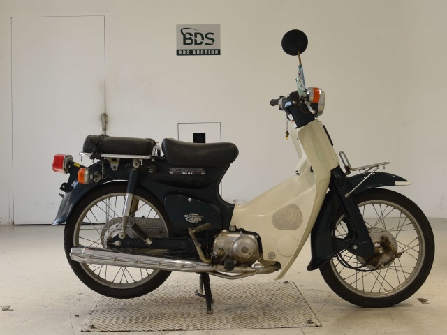Honda C90 1999