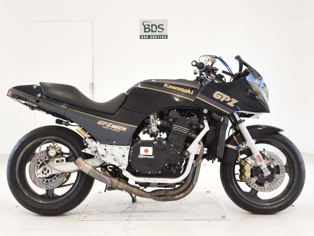 Kawasaki GPZ900R 1989