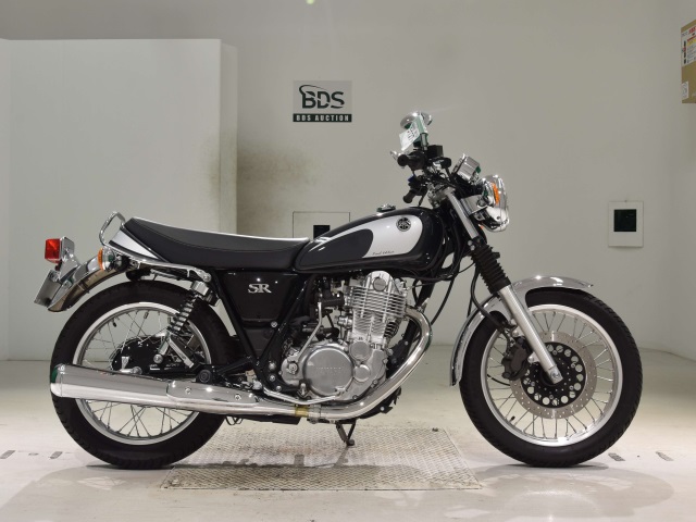 Yamaha SR400 2022