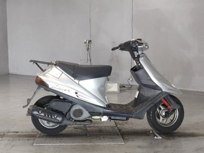 Suzuki ADDRESS V100