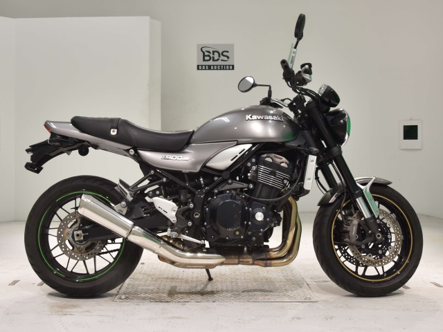 Kawasaki Z900RS 2021