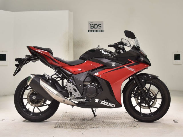 Suzuki GSX250RA