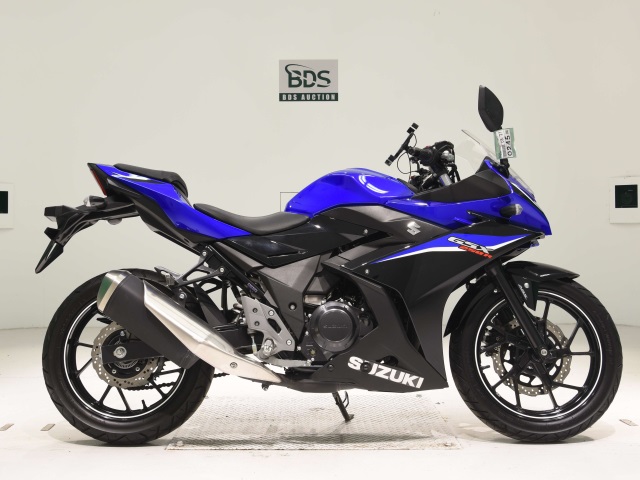 Suzuki GSX250RA