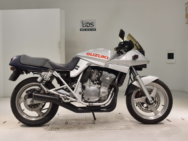 Suzuki GSX250S KATANA