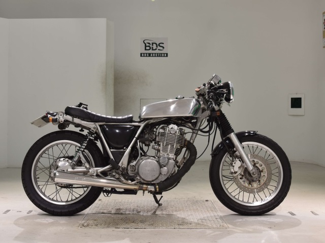 Yamaha SR400 2005