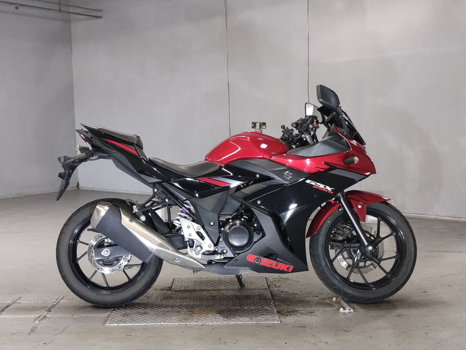 Suzuki GSX250R