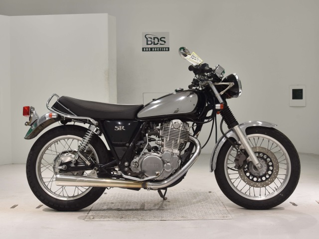 Yamaha SR400 2012