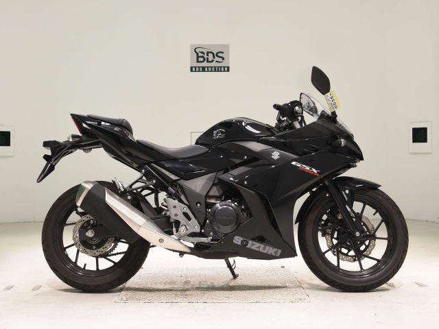 Suzuki GSX250RA