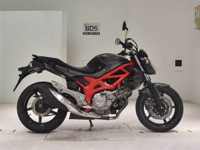 Suzuki GLADIUS SFV400 2014