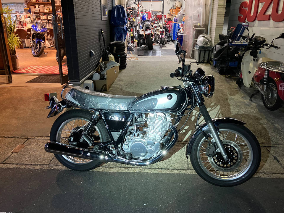 Yamaha SR400