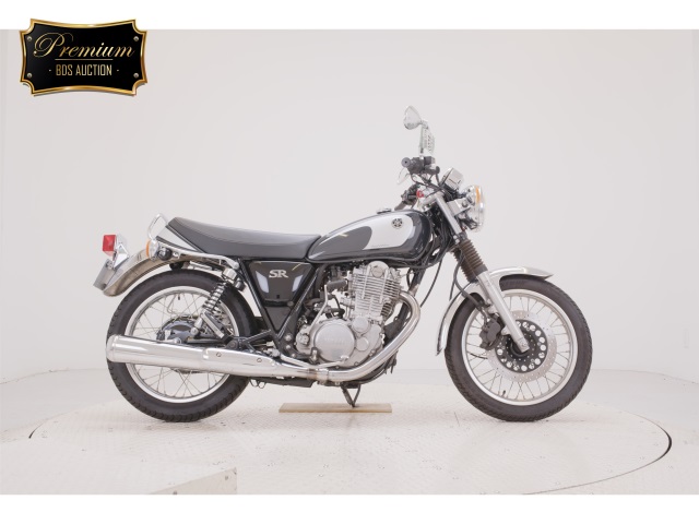 Yamaha SR400 2021
