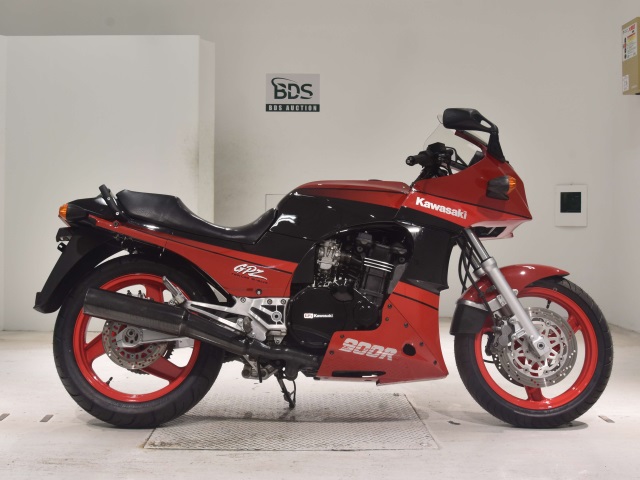 Kawasaki GPZ900R 1990