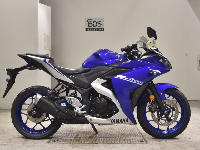 Yamaha YZF-R25 2015