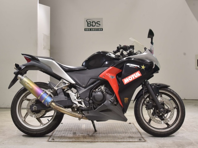 Honda CBR250R 2011