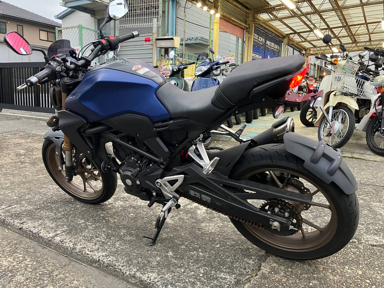 Honda CB250R 2019