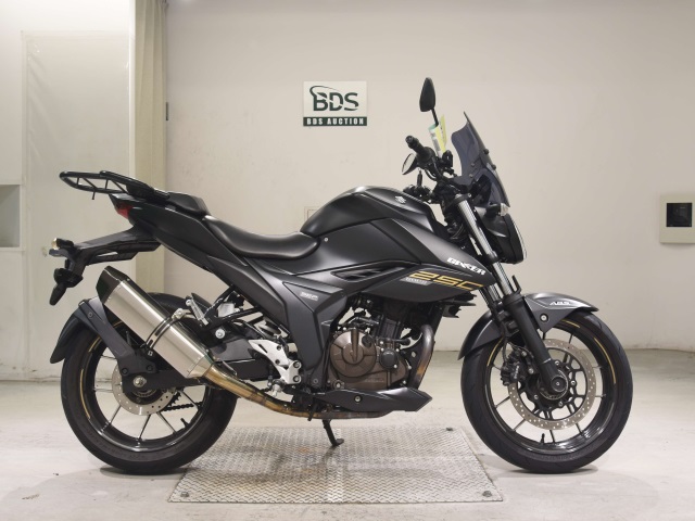 Suzuki GIXXER250