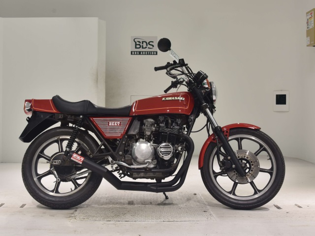 Kawasaki Z400J 2023