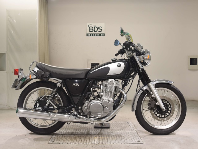 Yamaha SR400 2021