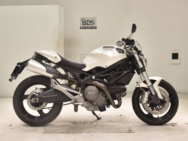 Ducati MONSTER 696 2010