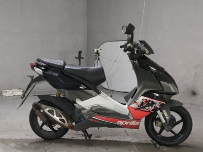 Aprilia SR50 2011