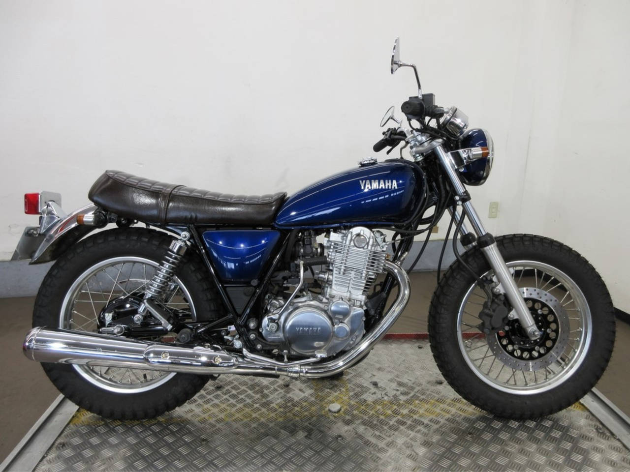 Yamaha SR400 2021
