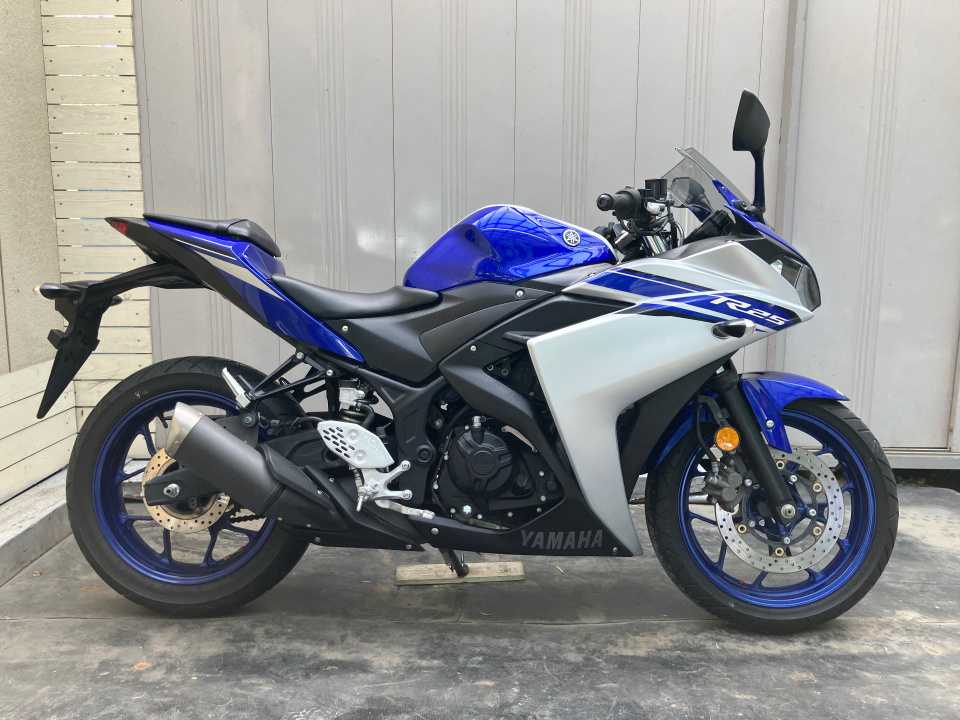 Yamaha YZF-R25 2016