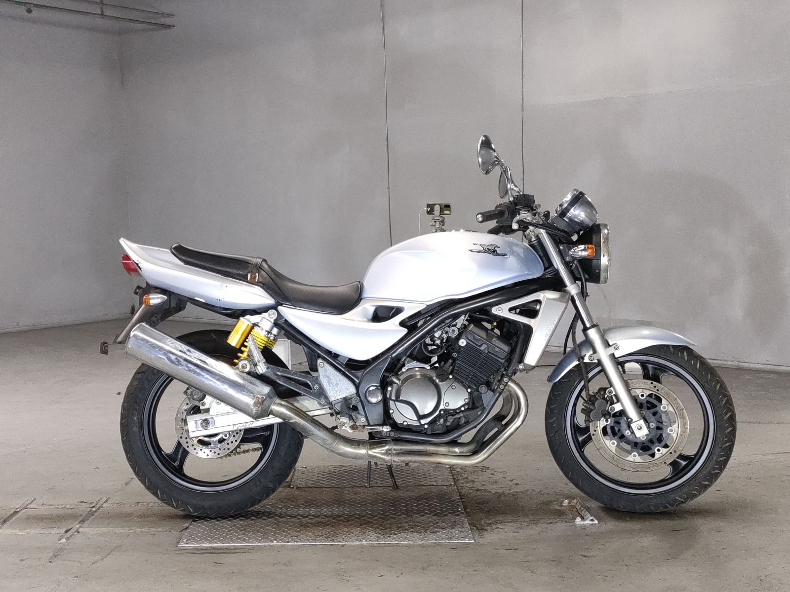 Kawasaki BALIUS ZR250 2004