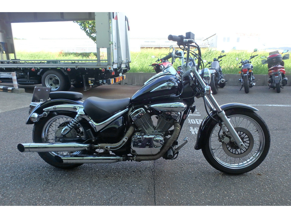 Suzuki INTRUDER 250LC 2004