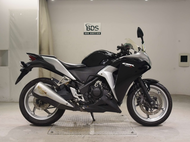 Honda CBR250RA 2011