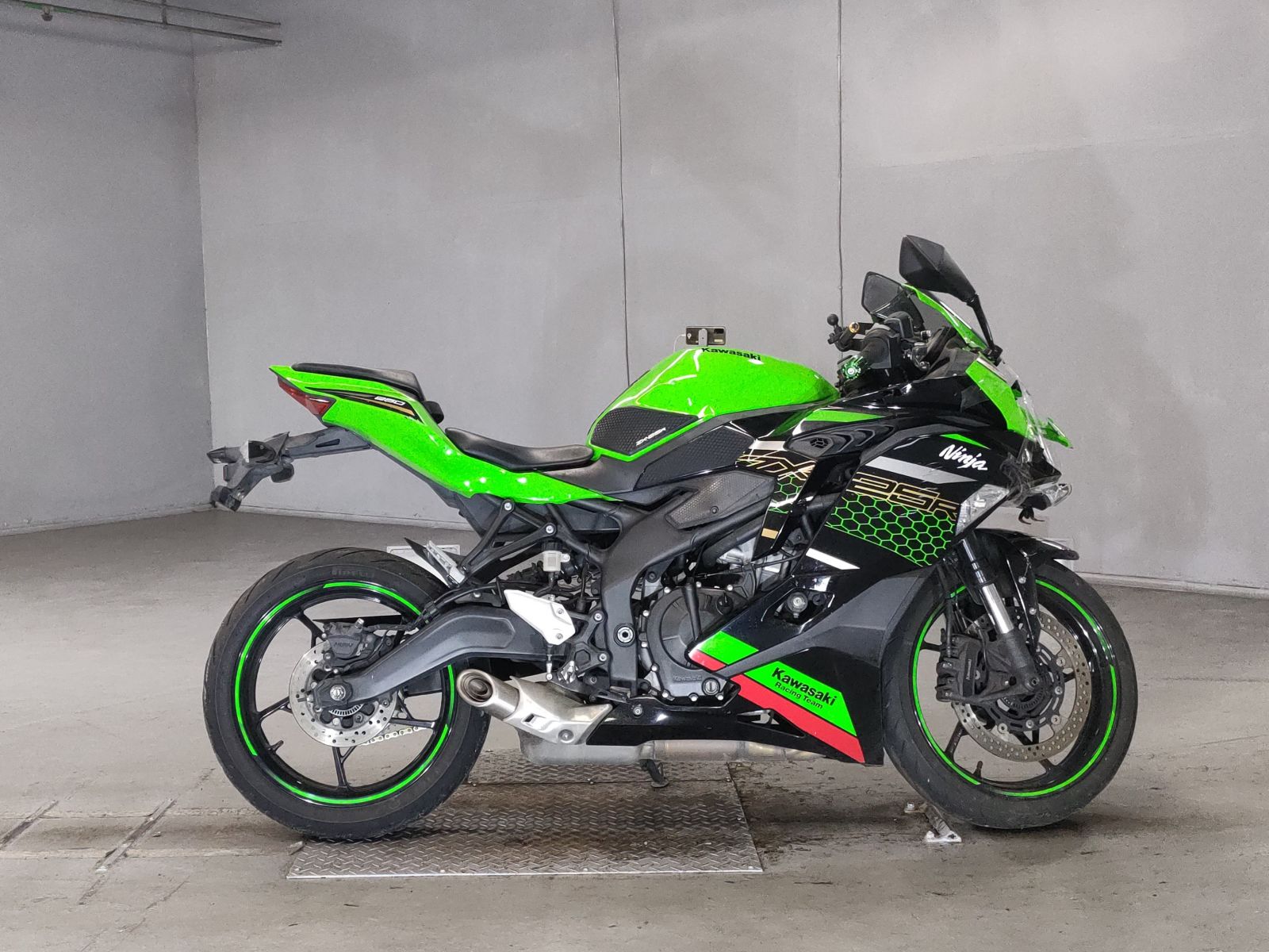 Kawasaki NINJA ZX-25R KRT 2021
