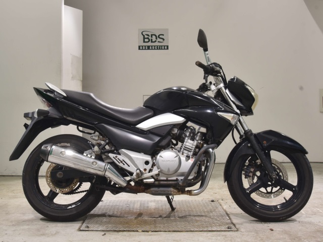 Suzuki GSR250