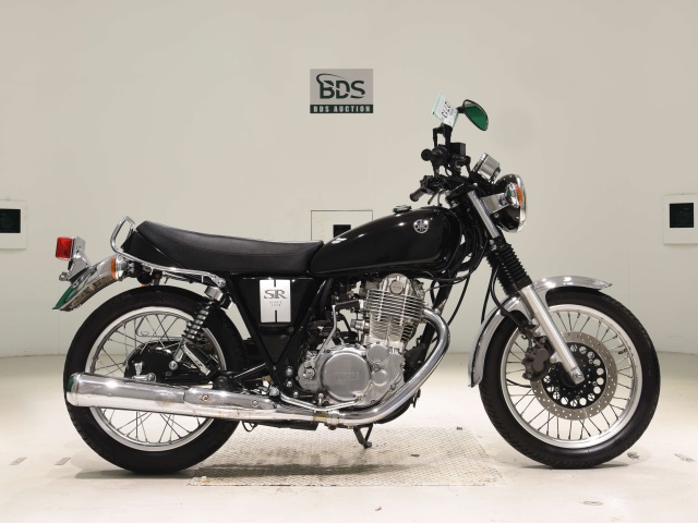 Yamaha SR400 2021