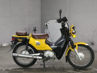 Honda CC110 CROSSCUB 2016