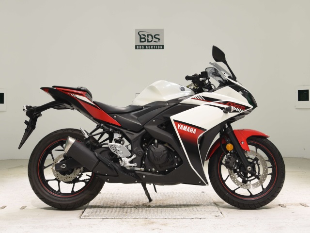 Yamaha YZF-R25 2016
